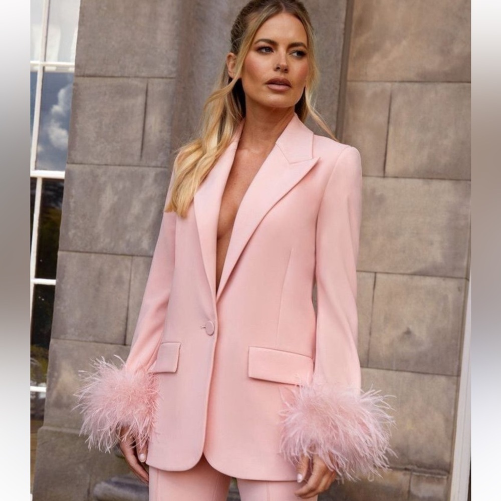 NWT Nadine Merabi Pink Feather set
